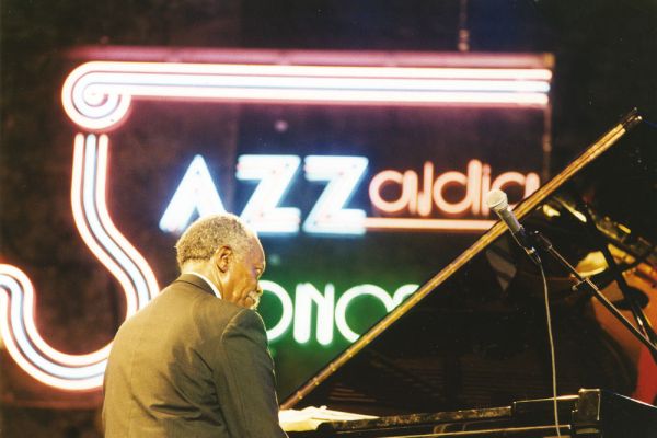 hank-jones-1996B72CA224-11DC-5B3E-A723-C1C5B7831DDA.jpg