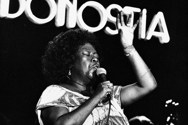 sarah-vaughan8122EB7B-8256-EC20-A516-248398873699.jpg