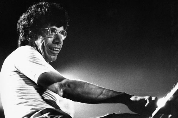 chick-corea309547B5-0F21-BA8A-7842-FD3E47044D1D.jpg