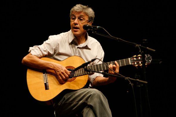 caetanoveloso151FF467A-7731-72DE-DA4D-332A77BB05ED.jpg