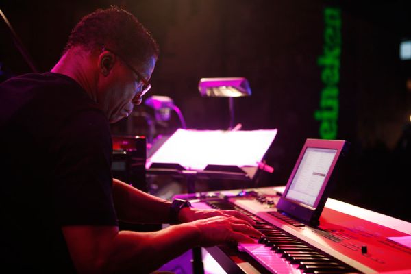 herbiehancockquintet1A5A0AE5B-F4D3-F6A5-1FAF-55E91BEF3BBB.jpg