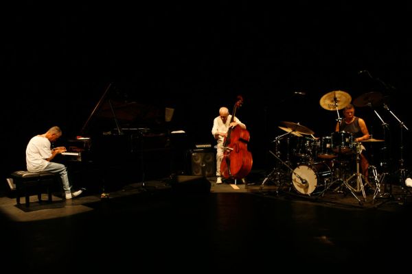 keithjarretgarypeacock-jackdejohnette1258921C0-A962-ED9F-E5E9-9B3099FB4D45.jpg