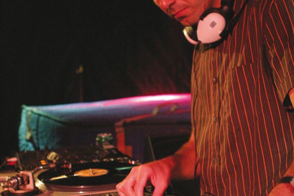 dj-ibon-errazkin-20041FBD2F68A-D63E-D4AC-22E1-FB0692ED4E72.jpg