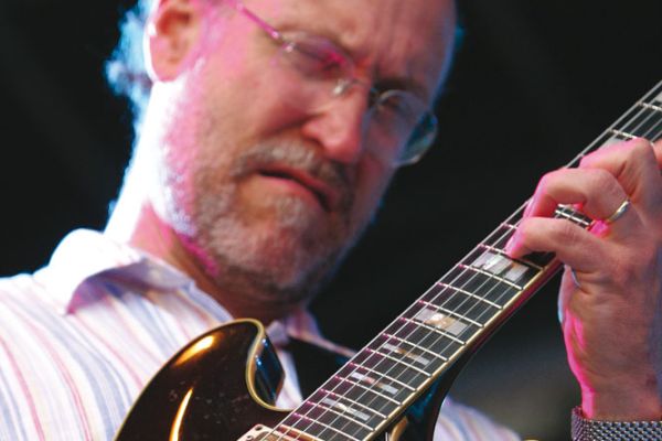 john-scofield-200414CCD1022-A45E-F90B-E498-E9E86C4EDBD9.jpg