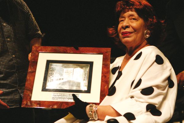 pd-shirley-horn-20041286D30F3-18CD-5075-313B-64A2945E8DDB.jpg
