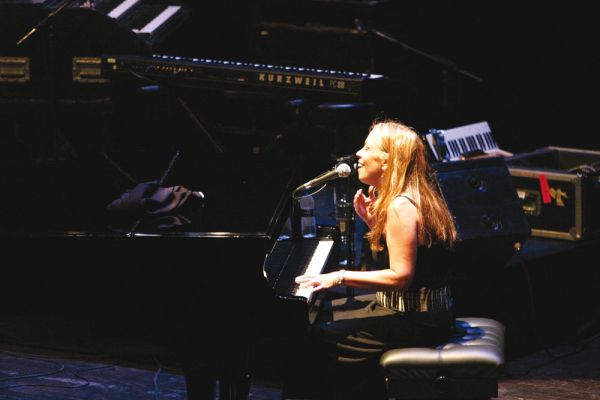 rickie-lee-jones-20041243B85BE-B5AD-30B4-4806-CAFE51D380F7.jpg