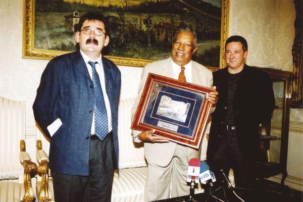 pd-ray-brown-2001145E5E00E-A235-97E2-B0D2-F914ED2FB5B1.jpg