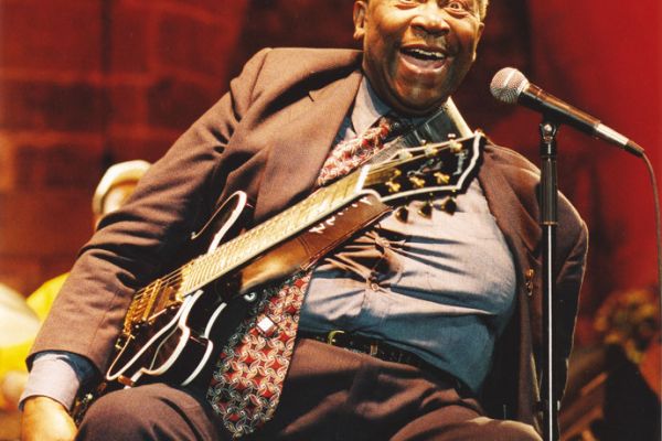 bb-king-2000-0107887AD5-E932-AE86-816D-FC0E6CE40B3C.jpg