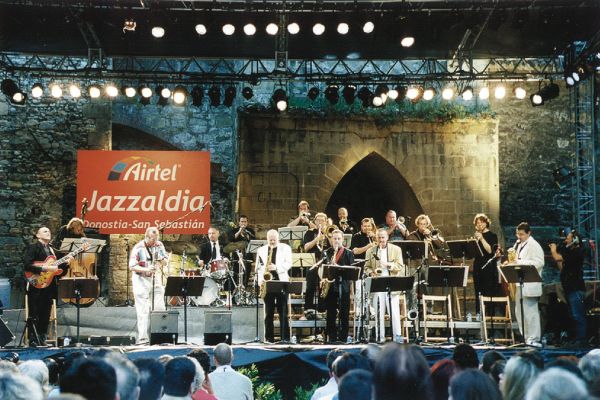 vienna-orchestra-20006EA5F440-ED59-D3E7-8F18-8A292CD62380.jpg