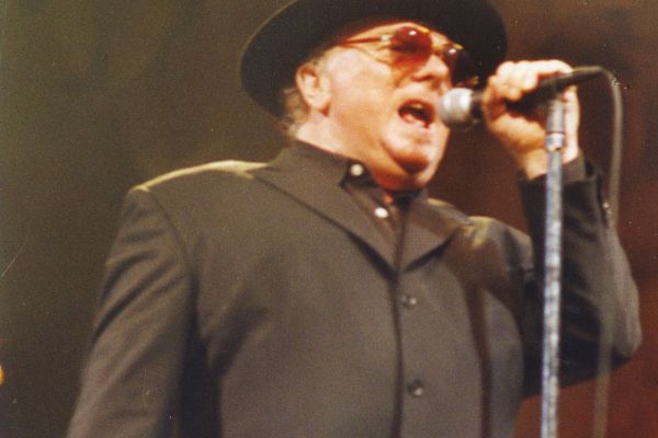 van-morrison-1999-01AD66DB85-0E6C-9347-70FA-3582F04CFBB6.jpg
