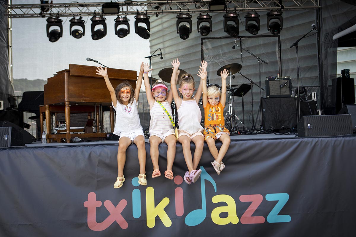 Txikijazz Kursaaleko terrazetan